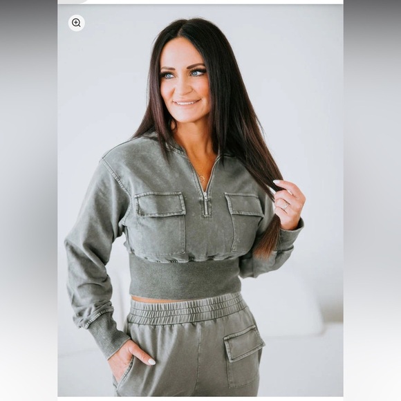 Lelis Collection Cargo Pullover Size L Green Half Zip Long Sleeve Top Cropped - Picture 1 of 13